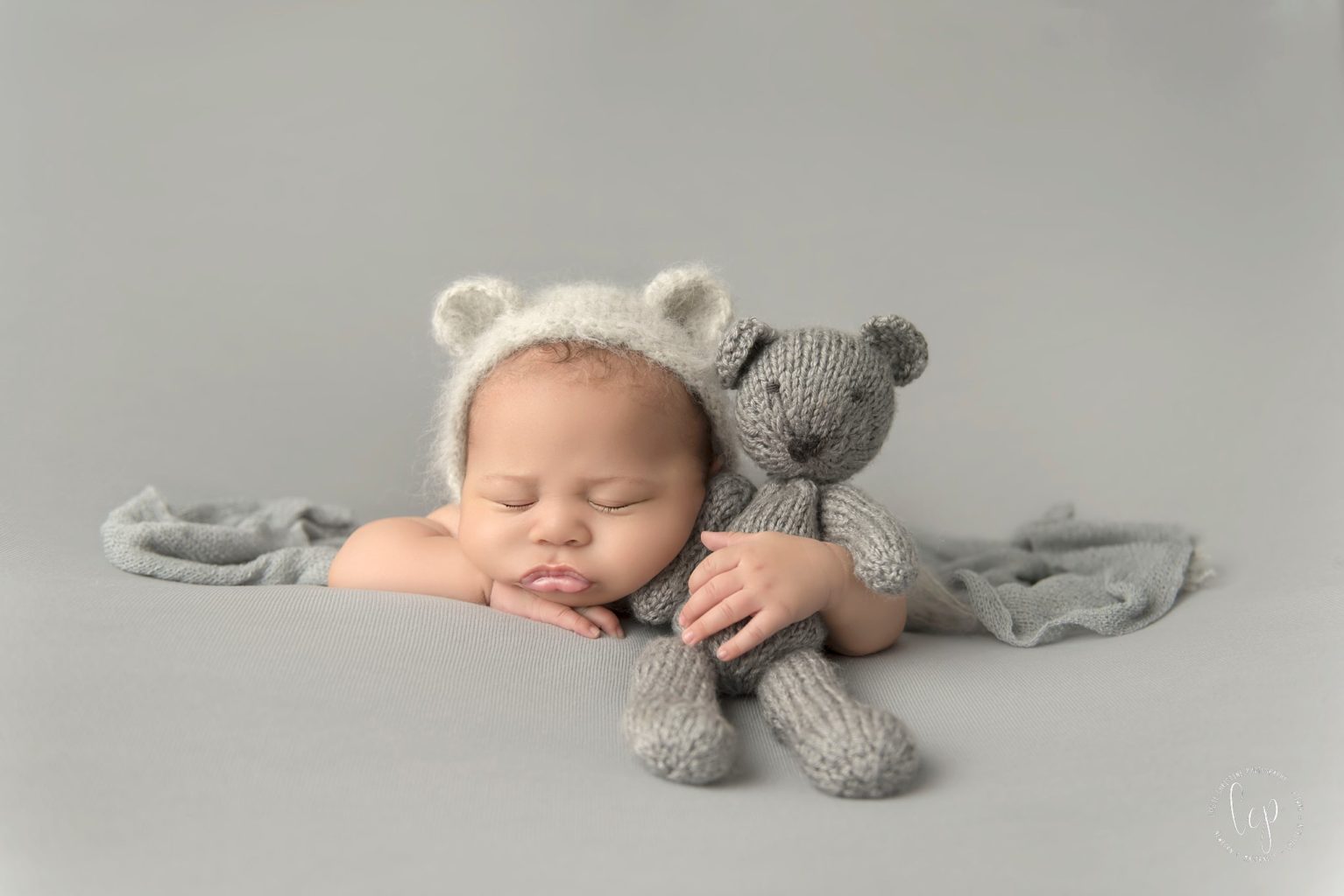 how to stage a newborn photoshoot